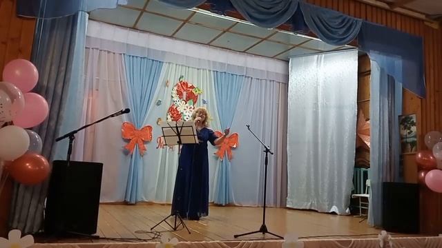 Дарите женщинам цветы..mp4