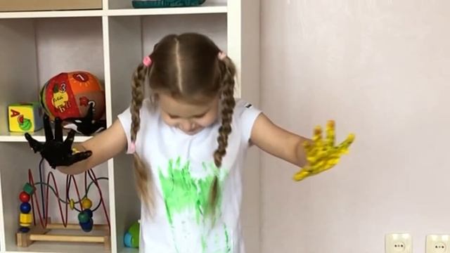 Песенка Папа пальчик |Стефания и Давид рисуют пальцами| Daddy Finger songs