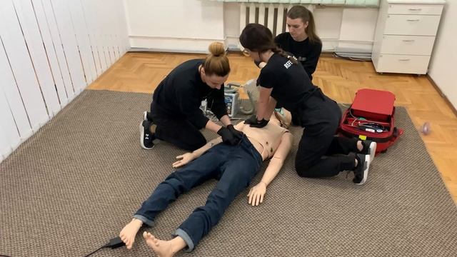Практичний сценарій. Серцево-легенева реанімація в дорослих на догоспітальному етапі.