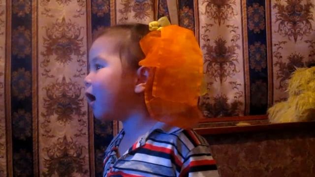 девочка поет песню спокойной ночи малыши