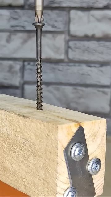 Мастера вам это не покажут! Как легко можно сделать отверстие под розетку без коронки? #shorts