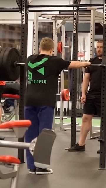 -не не я вообще не подниму , вот ему