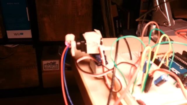 Laser xy Basic projector using Arduino and servos