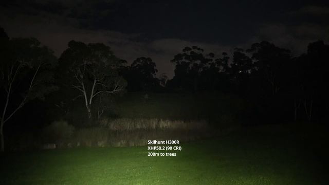 Skilhunt H300R: 200m beamshots in a field