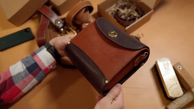 [danilacrafter] #сумочка ищет хозяина #womanbag #crossbodybag #сумкаизкожи #phonebag