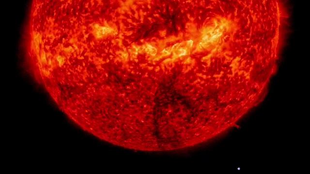 Российские астрономы сняли на видео крайне редкий выброс черной плазмы