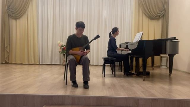 Лейченко Богдан. 1. А.Вивальди Концерт ля мажор 1 часть.  2. Р.Н.П.Коробейники.