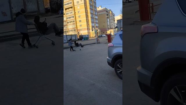 Будем кататься на тележке!!!!!