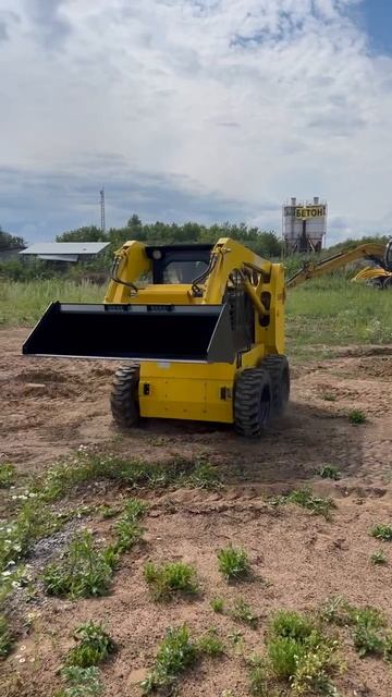 Боковой разворот погрузчика SHENG ERS45 от завода EVERUN