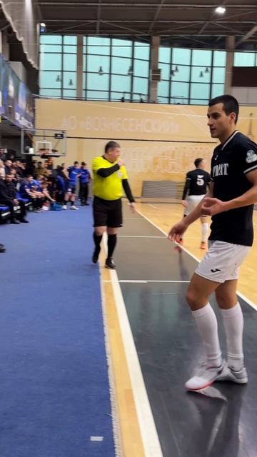 не сдержался, но пытался #shorts #футзал #futsal #мем