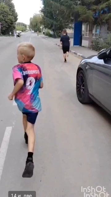 Бег 7 км 🏃🏃🏃. Часть 2. Тамбов.
Скорость 14 - 17 км/ч.
Алексей 9 лет
Лев 7 лет.
Дима 13 лет.