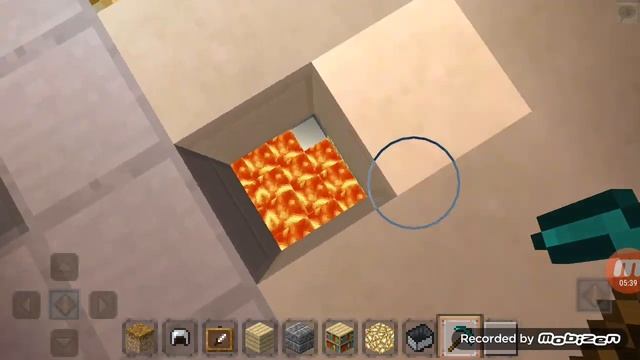 играю в minecraft катаюсь на тележке с жителями  и иду в лаву 😱😱😎
