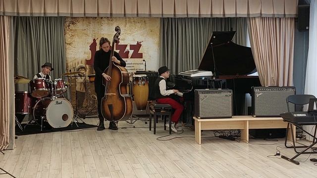 Vincent Youmans "Tea for two"  Севастьянов Дмитрий (соло/ ф-но)