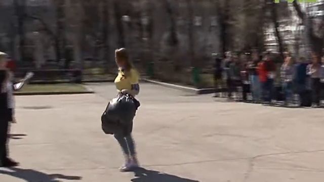 Самарская молодежь ударила "#ЧистоКвестом" по незаконным объявлениям