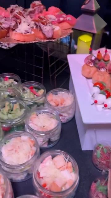 VB CATERING предлагает широкий ассортимент блюд, приготовленных талантливыми и опытными шеф-поварам