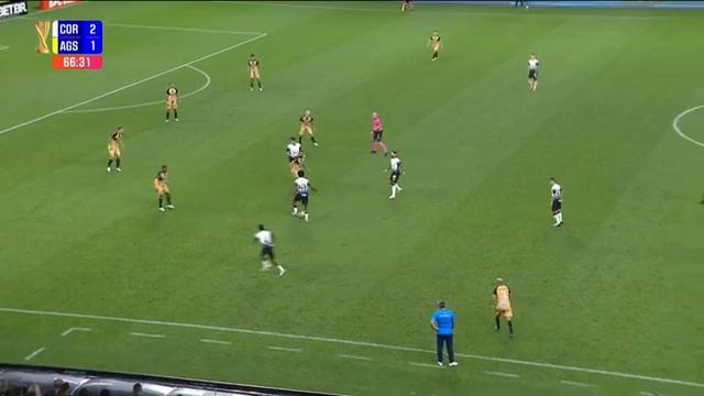 MEMPHIS DEPAY lokt TWEEDE GEEL en dus ROOD uit   Samenvatting Corinthians  Água Santa_360