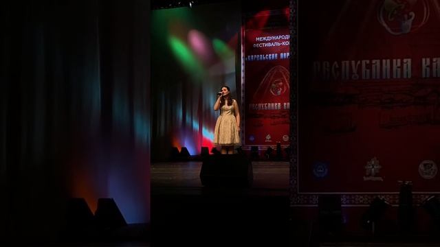 "Сто часов счастья" Музыка К. Орбеляна, слова В. Тушнова. Исполняет Анна Ющенко