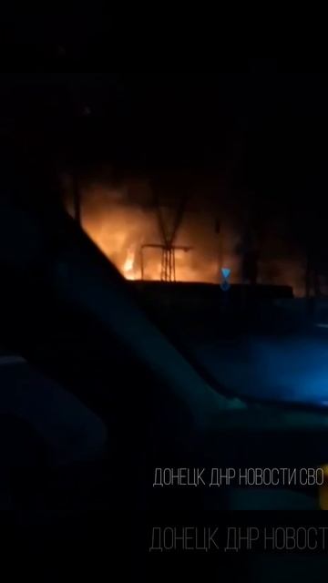 В Запорожье пылает электроподстанция 🔥

После серии взрывов в Запорожье горит электроподстанция «Но