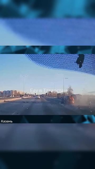 В Набережных Челнах на ходу взорвалась машина