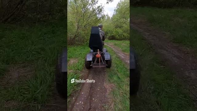 Первый выезд и сразу в грязь
Мини-трактор переломка4х4