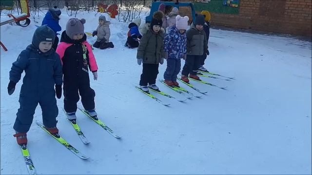 ЛЫЖНАЯ  ПРОГУЛКА