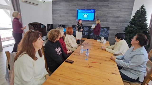 Презентация авторской техники Елены Москвичевой и присвоение звания Посол мира
