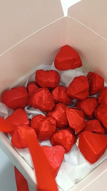 Целая коробка шоколадных ❤️