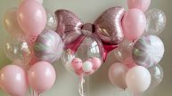 композиция из воздушных шаров в розовых цветах с баблс с шарами внутри и надписью