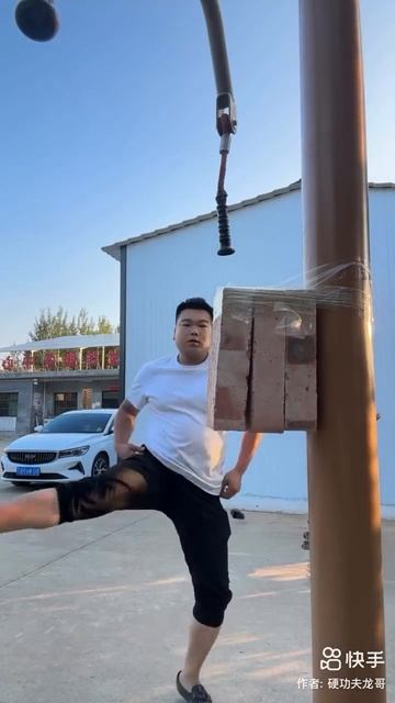 Парень стальная нога