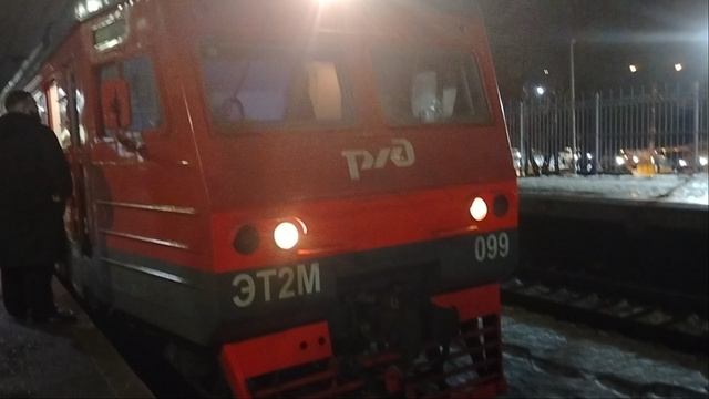 23 января Электропоезд ЭТ2М-099 Сообщением Санкт-Петербург-Тосно Отправляется с платформы Колпино