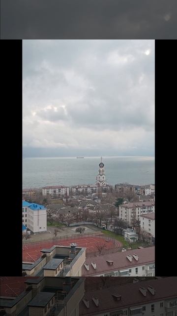 Новороссийск перед штормом.