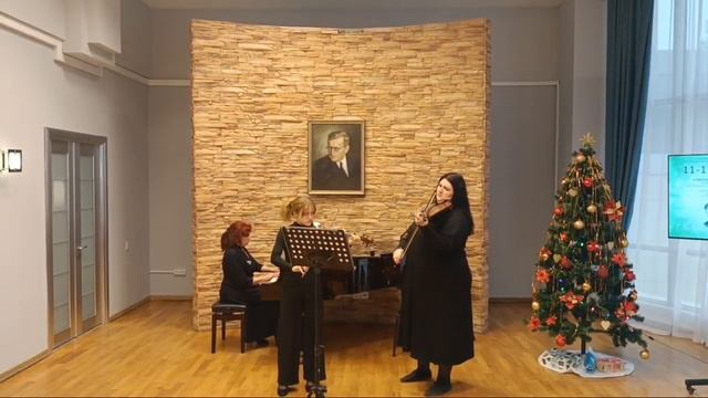 Дуэт Перевалова А. и Наумова О. Б.
концертмейстер Григорьева Н. З.