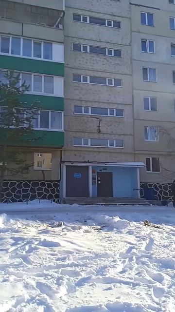 много денег