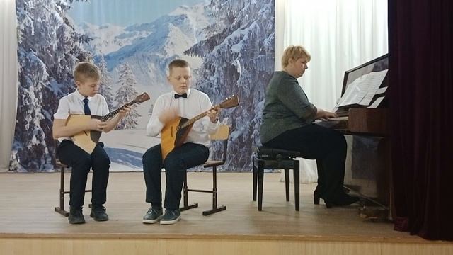 1. Е. Дербенко "Ливенский ковбой"
2. Русская народная песня "Вдоль да по речке"обр. В. Городовской