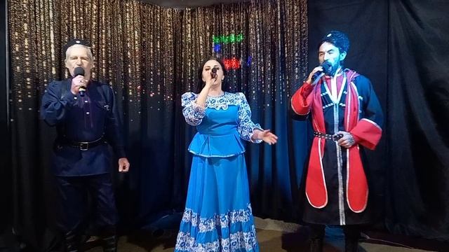 Семейный казачий ансамбль "Малахит", "Казачья".mp4