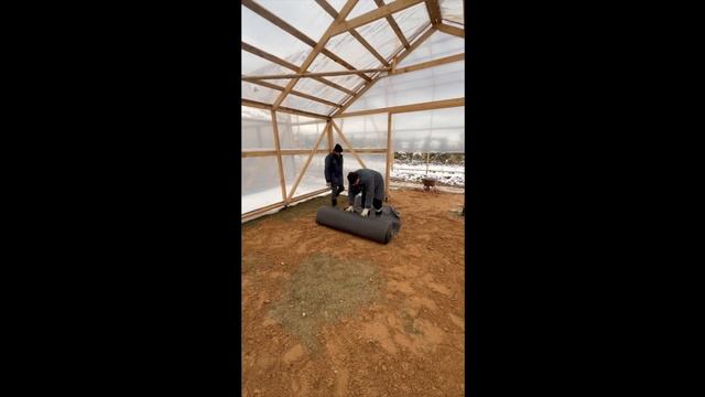 В этом видео я рассказываю как я построил тепличный комплекс площадью более 2000 кв.м.