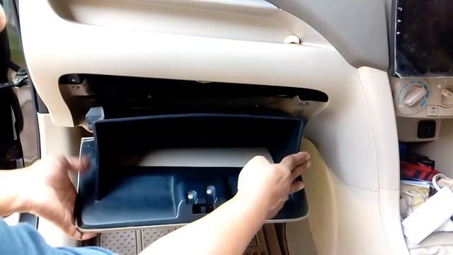 Cara Melepas Laci Suzuki Ertiga | How to Dismantling Glove Box Suzuki Ertiga