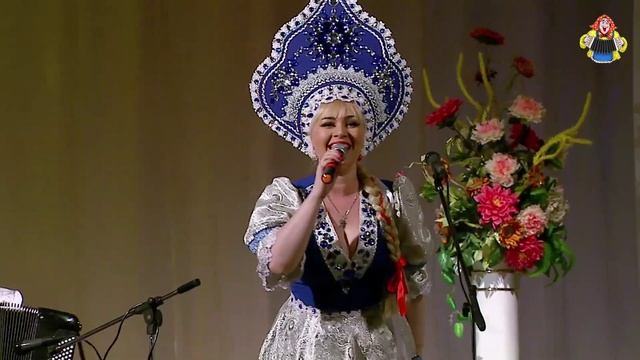 "ВИНОВАТА ЛИ Я" поёт: Марина Король, аккомпанирует Виктор Герасимов, в гостях у "Митрофановны"