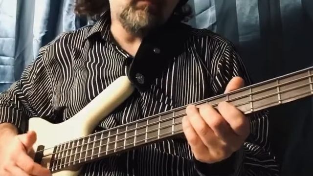 Quincy Jones -"Ai No Corrida" (Bass Cover)