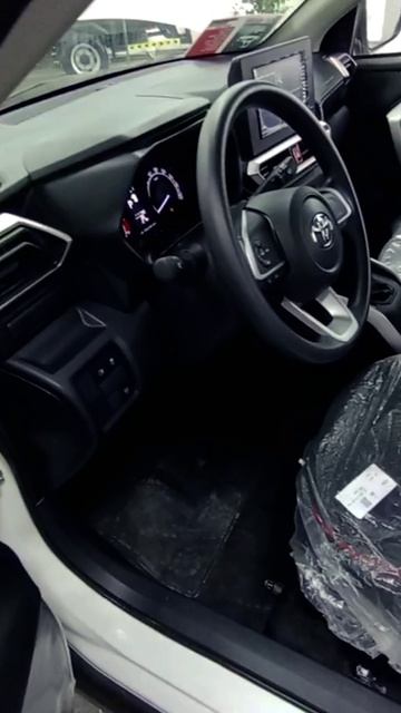 Toyota Raize — Ваш идеальный кроссовер!