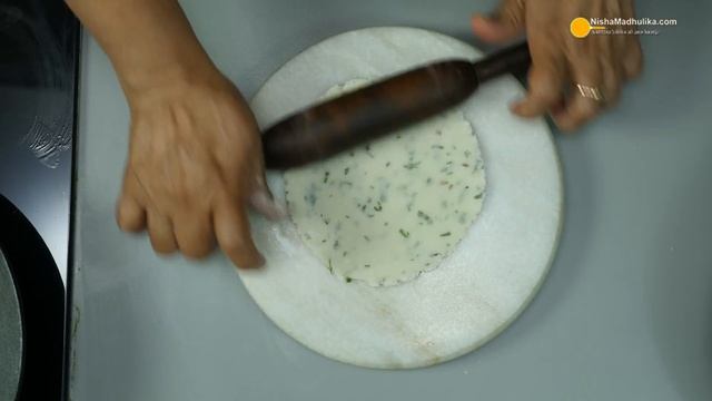 चावल का एकदम सॉफ्ट मसाला परांठा  । Rice Flour Paratha - No Gluten Paratha Recipe । Masala Akki Roti