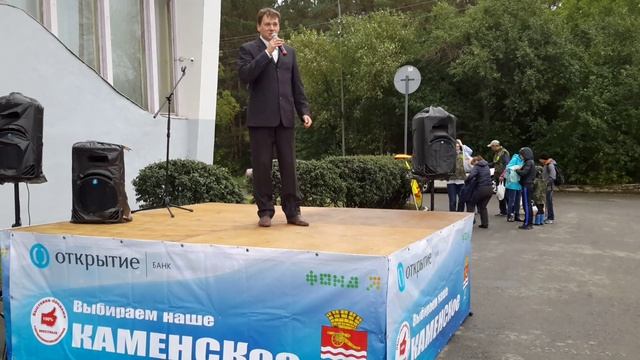 Сергей Капцев читает своё стихотворение Созвездие
