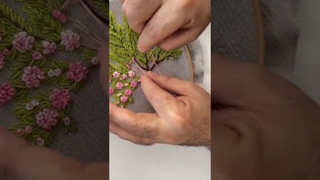 Нежная цветочная вышивка 🌸
