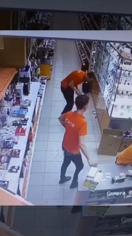 Обычный рабочий день у продавцов-консультантов