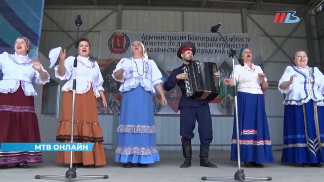 "Многоликая Россия", волгоградский показ мод и как школьники заработают этим летом