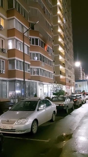 Ещё видео пожара на улице Цезаря Куникова.