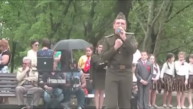 Славнов Андрей читает произведение Семена Гудзенко Нас не нужно жалеть 2017 год