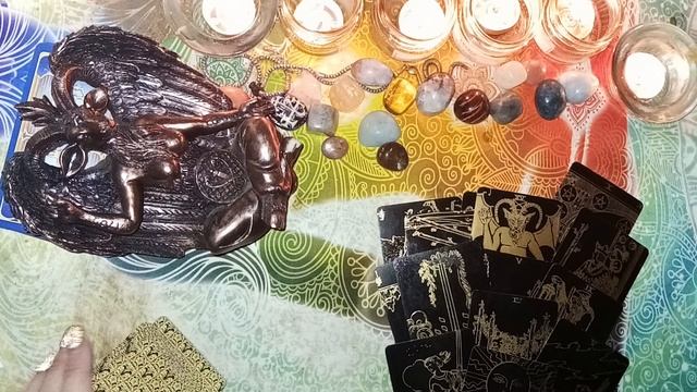 Отношения между женщиной А и мужчиной А