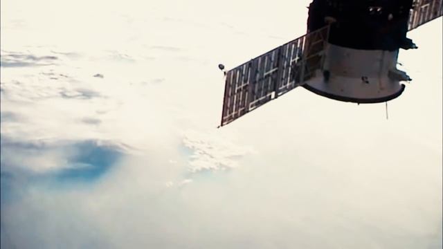 ЧЕРНЫЙ НЛО возле МКС (Инопланетяне и Пришельцы атакуют Землю) Аномальные Новости