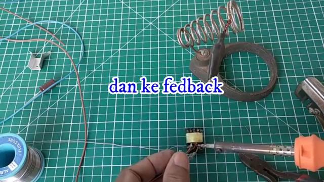 CARA MEMBUAT MINI INVERTER 3,7 VOLT DC KE 220 VOLT AC DARI CHARGER BEKAS HP